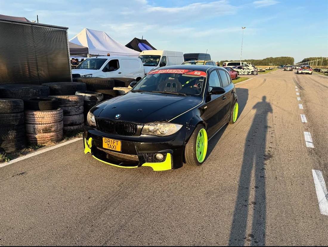 Justas Mizgeris – NKTK drifto važiavimas, BMW E85 „DR1FT TAXI" (realus) · BMW E87 (SIM)