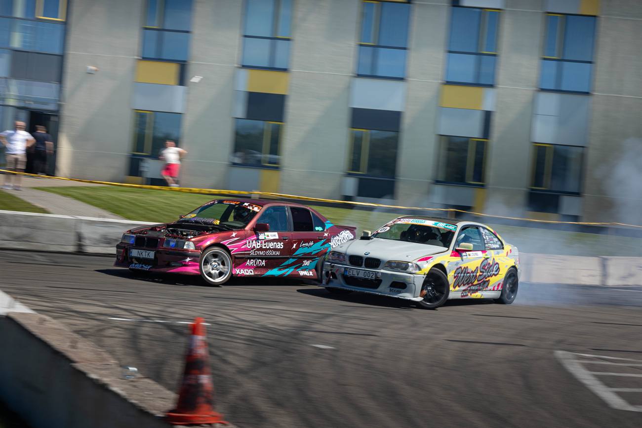 Rimgaudas Elvikis – NKTK drifto važiavimas, BMW E36 M54B25 (realus) · Mazda RX7-FC (SIM)