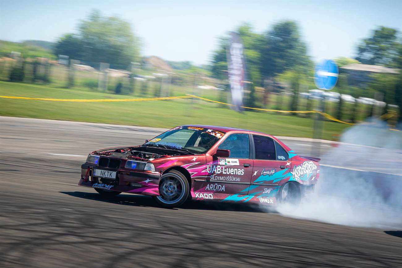 Rimgaudas Elvikis – NKTK drifto važiavimas, BMW E36 M54B25 (realus) · Mazda RX7-FC (SIM)