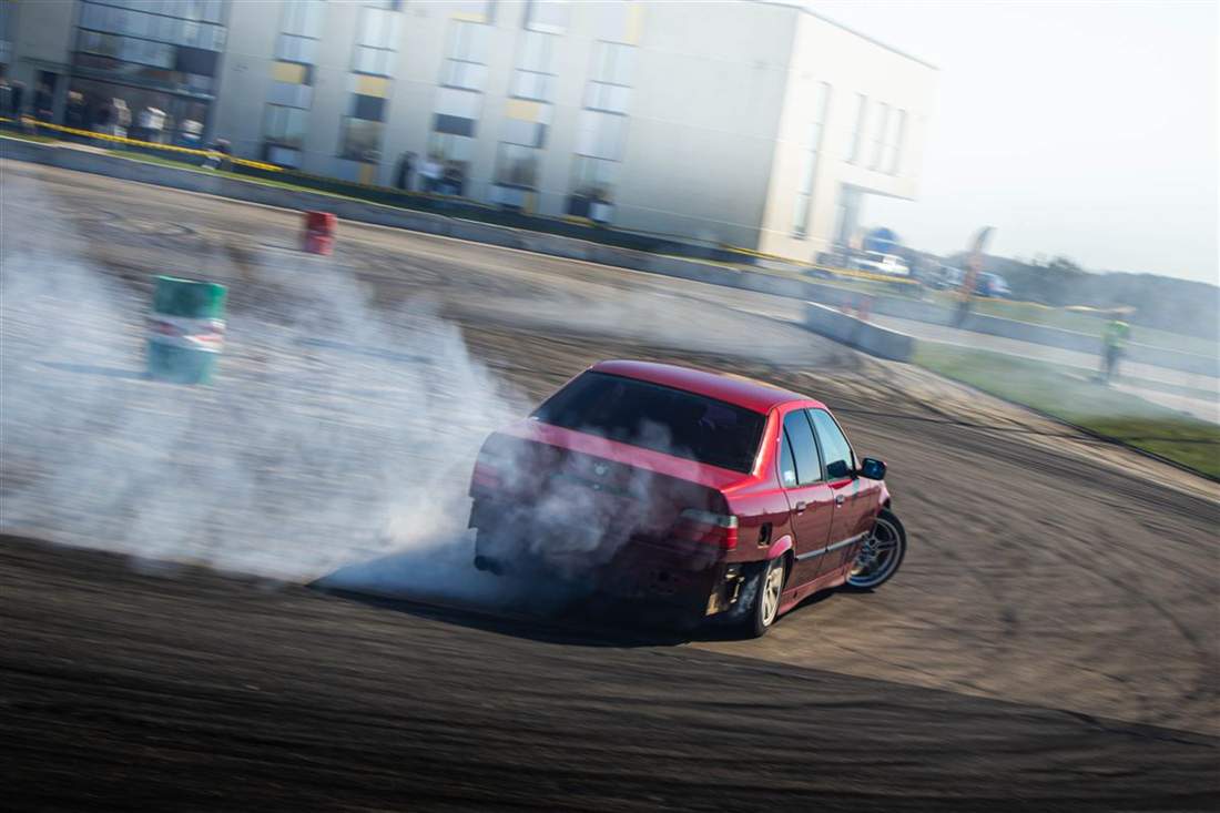 Rimgaudas Elvikis – NKTK drifto važiavimas, BMW E36 M54B25 (realus) · Mazda RX7-FC (SIM)