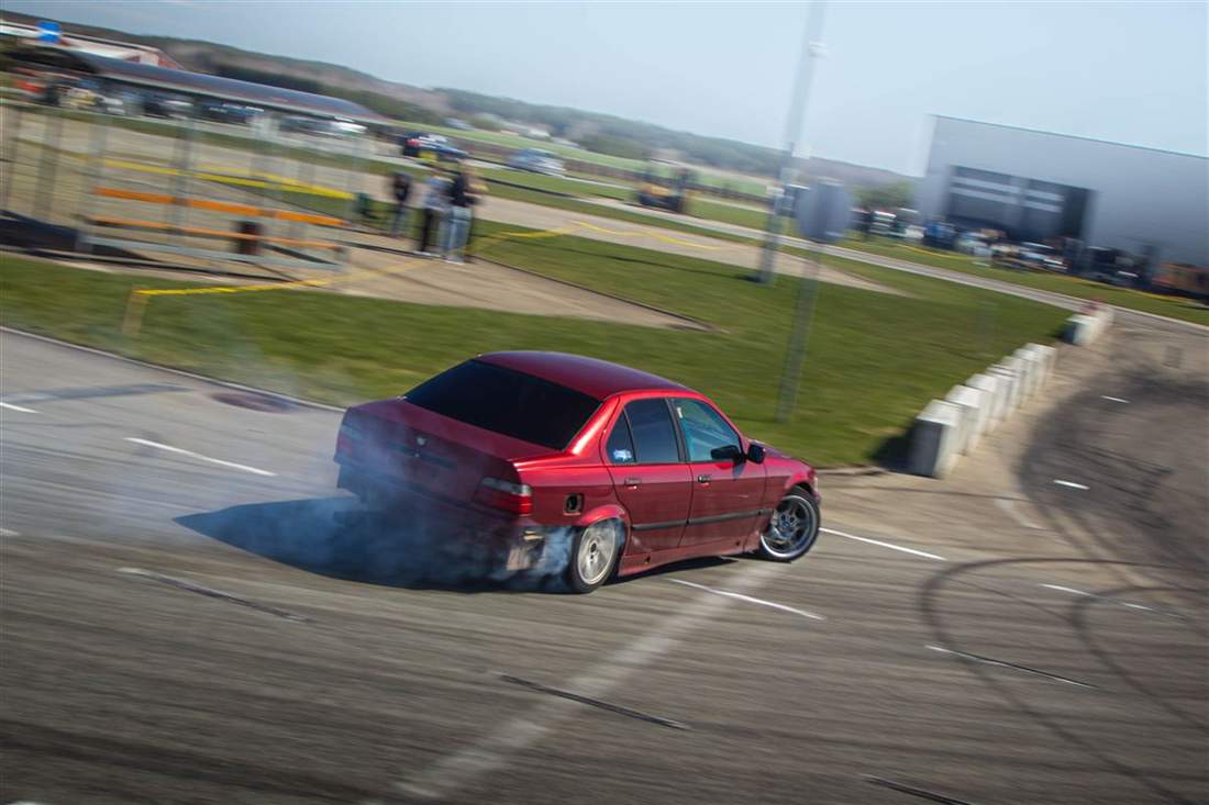 Rimgaudas Elvikis – NKTK drifto važiavimas, BMW E36 M54B25 (realus) · Mazda RX7-FC (SIM)