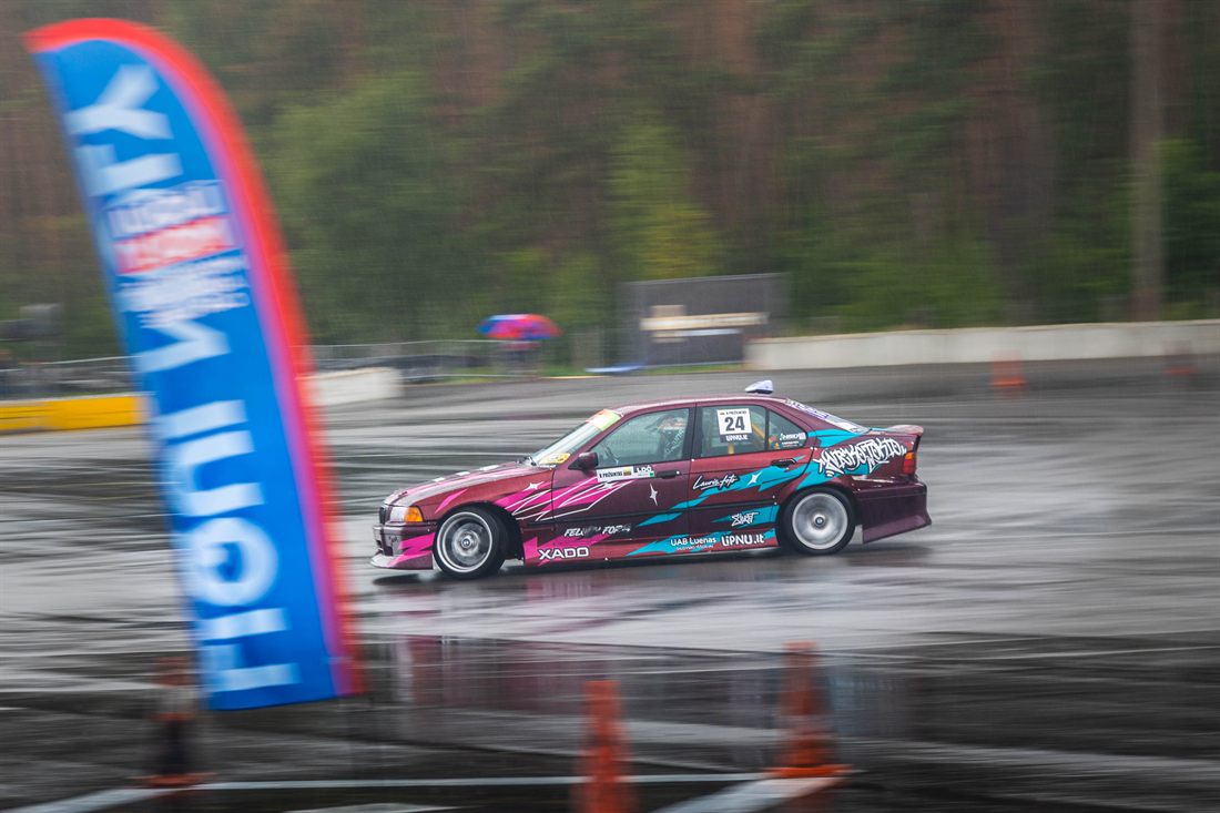 Vilius Prižgintas – NKTK drifto važiavimas, BMW E36 N52B30 (realus) · BMW E92 (SIM)