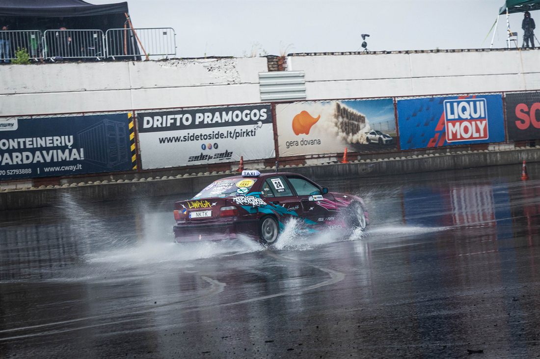 Vilius Prižgintas – NKTK drifto važiavimas, BMW E36 N52B30 (realus) · BMW E92 (SIM)