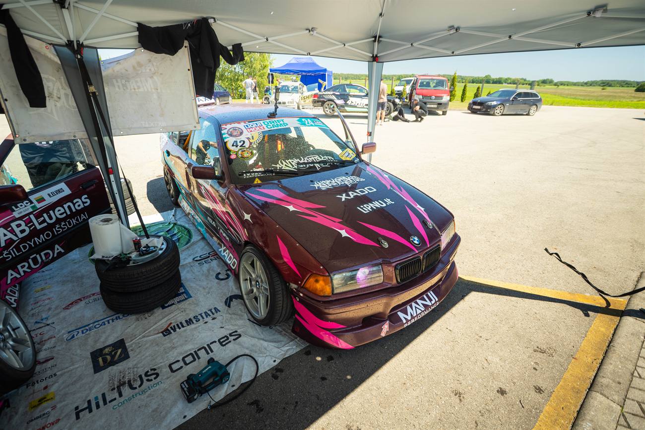Vilius Prižgintas – NKTK drifto važiavimas, BMW E36 N52B30 (realus) · BMW E92 (SIM)
