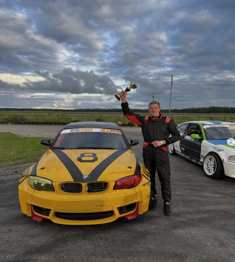 Vitalijus Laurinavičius – NKTK drifto pilotas drifto važiavime su BMW 1 serija V8 N62B44